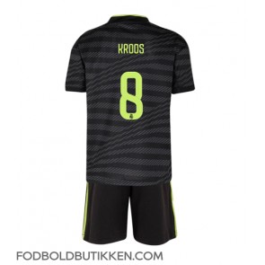 Real Madrid Toni Kroos #8 Tredjetrøje Børn 2022-23 Kortærmet (+ Korte bukser)